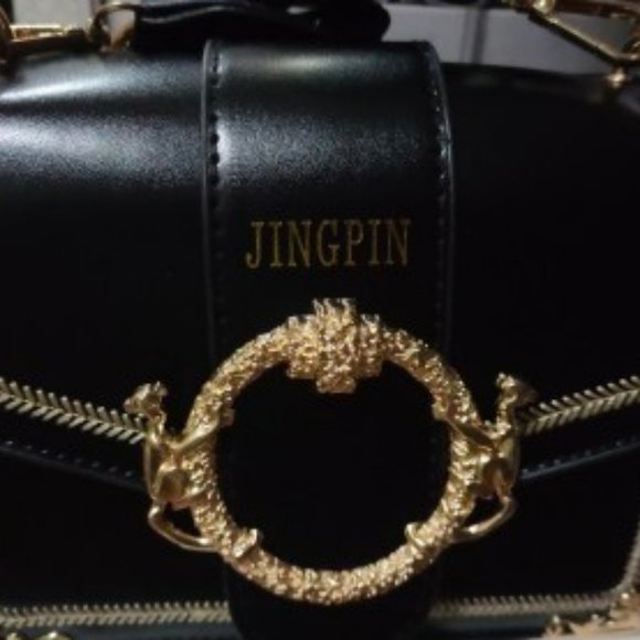Simple and light handbag